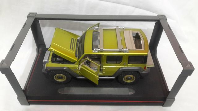 Miniatura Jeep Wrangler Rescue Concept