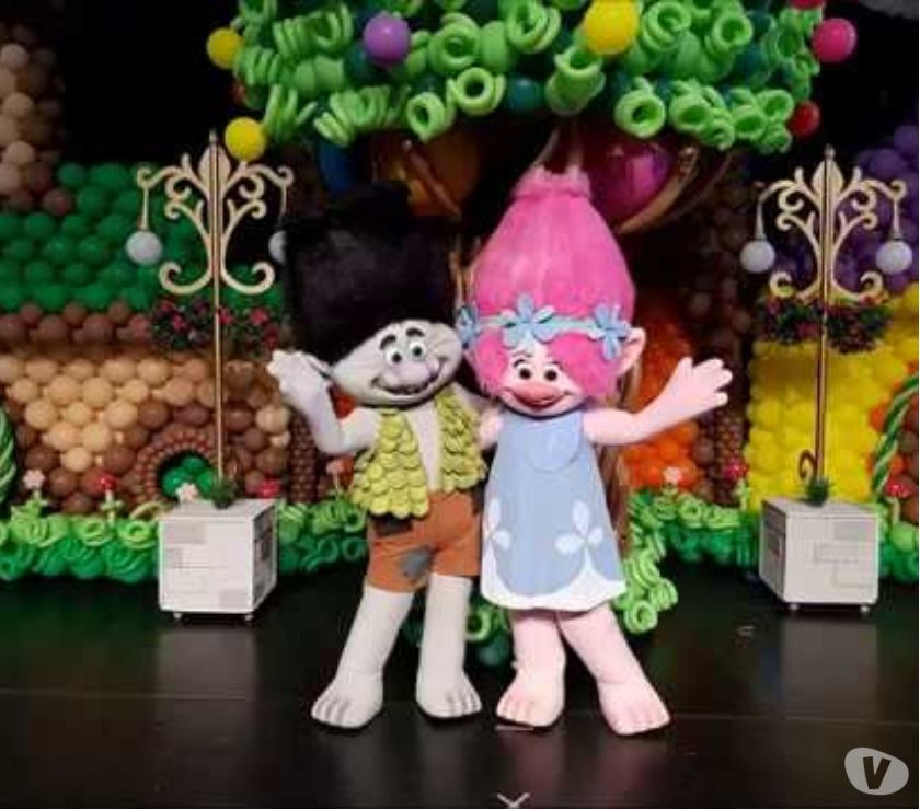 Personagens Os Trolls – Tronco e Poppy na sua festa em