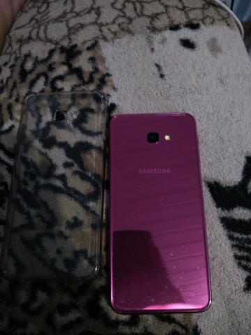 Vendo celular j4+ novo