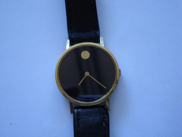 Relógio marca Movado modelo museu manual redondo