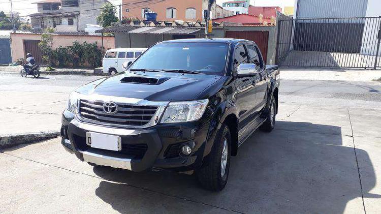 Toyota Hilux CD Sr D4-d 4x4 3.0 Tdi Dies Aut.