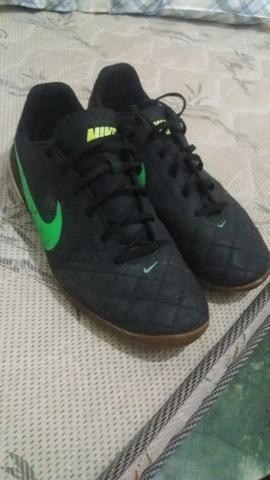 Chuteira nike beco 2