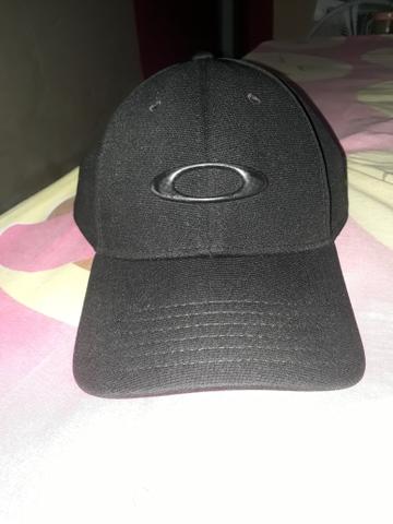 Vendo um tican. Preto 100% na cor.