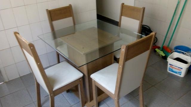 Mesa com 4 Cadeiras
