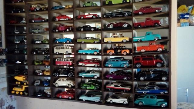 Coleção de miniaturas carros.