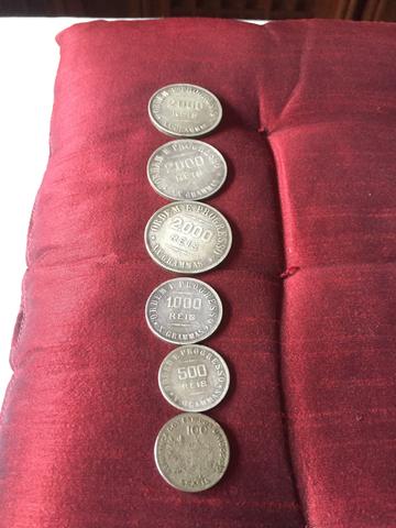 Coleção de moedas réis