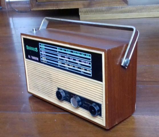 Rádio Antigo Portátil Sonorous