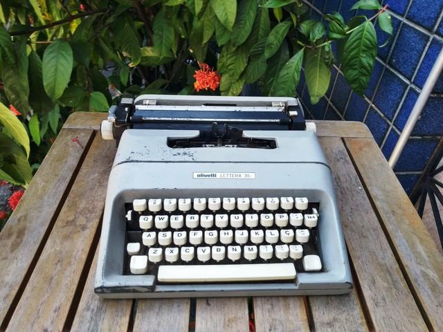 Somente para decoração Máquina de escrever antiga