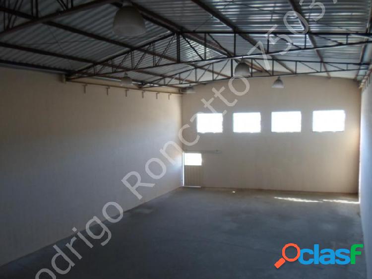 Galpão com 270 m2 em Valinhos - Parque dos Cocais por
