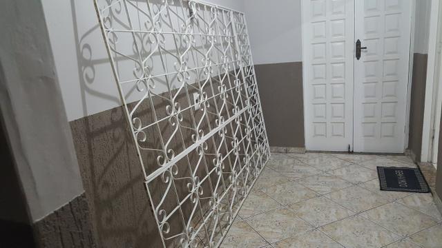 Grade de ferro com portão