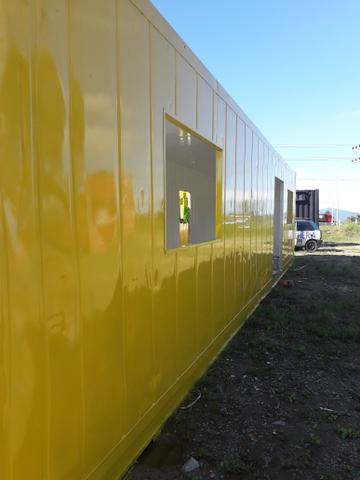 Portões grades aberturas em container