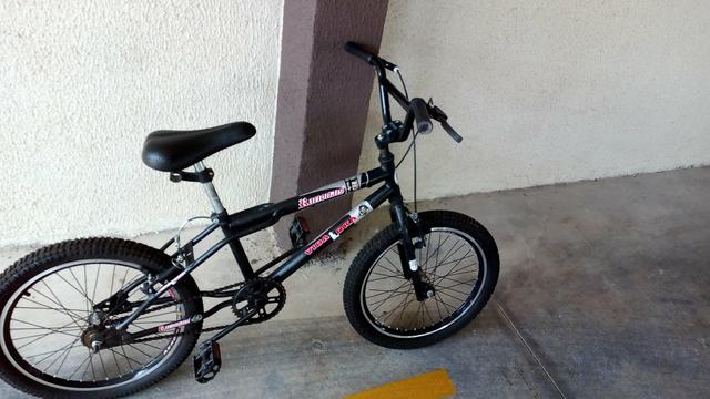 Bicicleta aro 20, leia