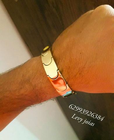 Bracelete de moeda antiga