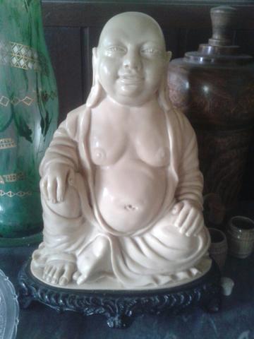 Grande Buda com linda base trabalhada