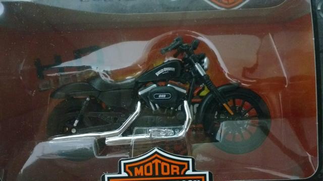 Miniatura Harley Davdson Iron 883 Masiato