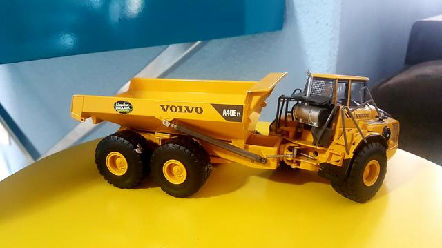 Miniaturas originais volvo