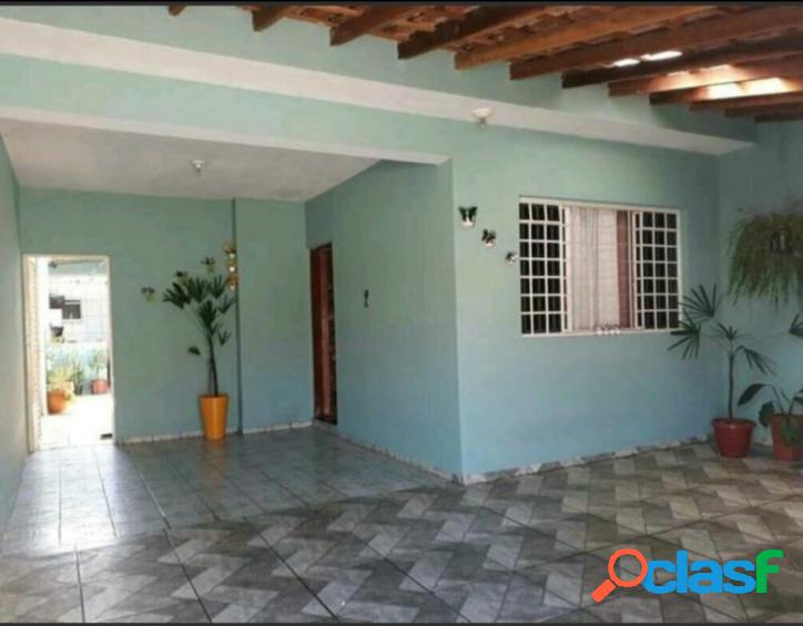 LINDA CASA - JD. SANTA CATARINA (ALUGA / VENDE)