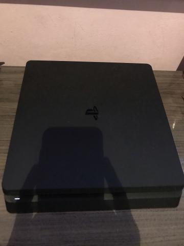 Ps4 slim 1 TB