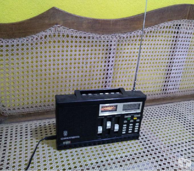 VENDO RECEPTOR DE RÁDIO ALEMÃO GRUNDIG SATELLIT 300