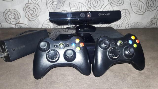 Vendo ou troco XBOX 360E Modelo 