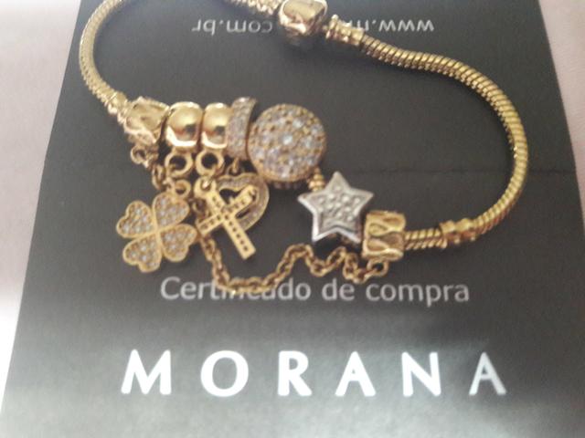 Pulseira com pingentes