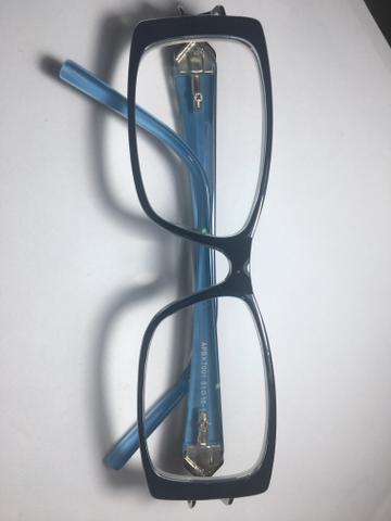 Óculos multifocal OD + 1,25 e OE + 1,00