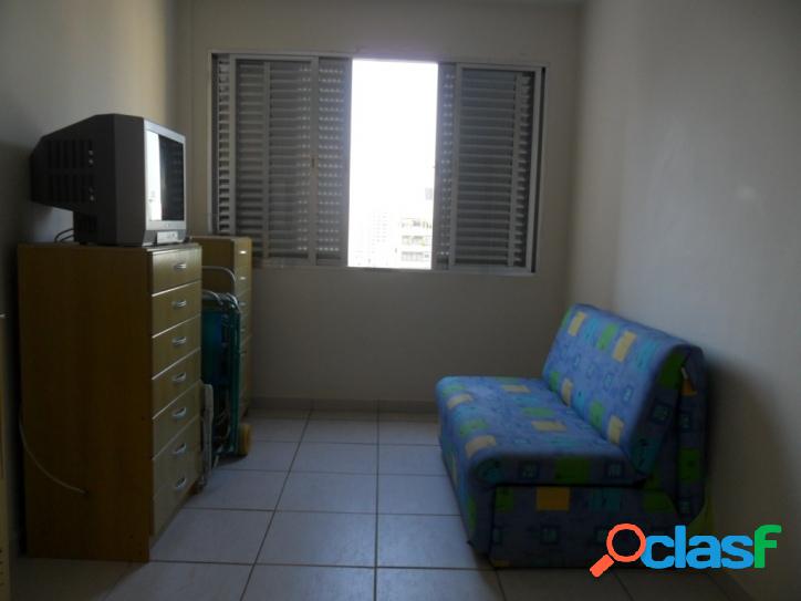 Apartamento em Santos com 1 dormitório, no Embaré.