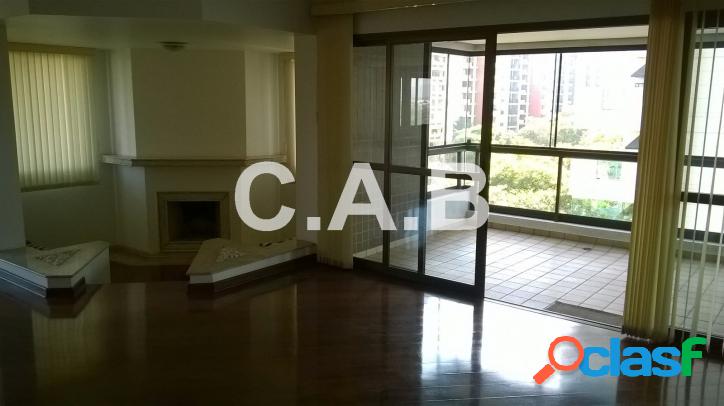 Apartamento no Edificio Chateau Alphaville com 4 QUARTOS