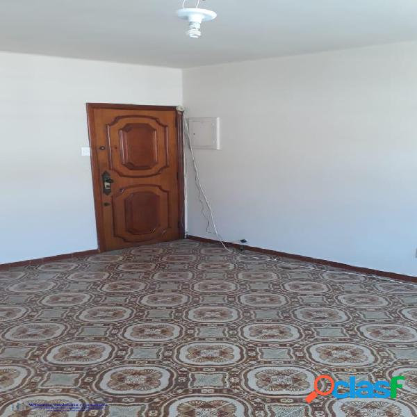 Apartamento sala 2 quartos a venda Av Teixeira de Castro