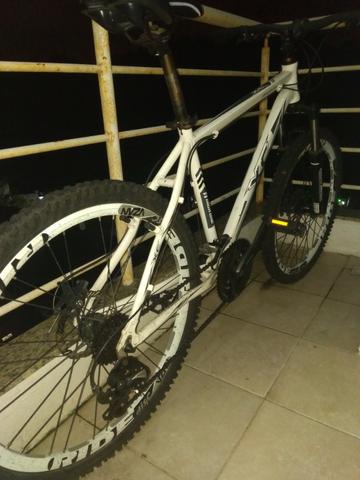 Bicicleta High One aro 26 usada