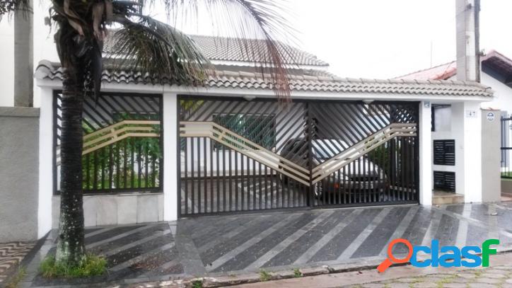 CASA PROXIMO A PRAIA - REGIÃO NOBRE
