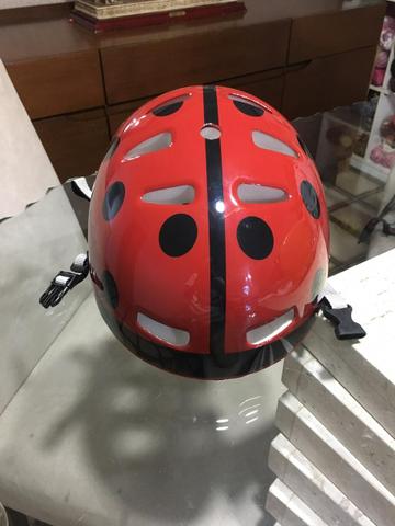 Capacete ciclista skatista