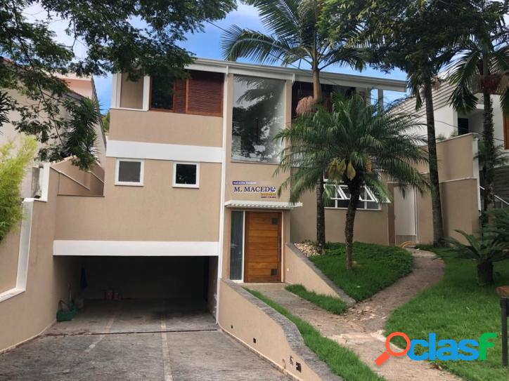 Casa bem localizada e muito clara!