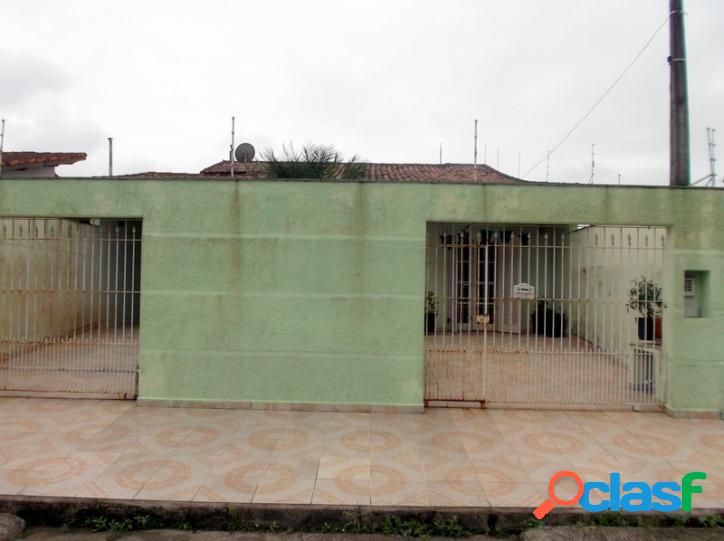 Casa térrea em ótima localidade