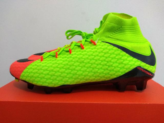 Chuteira Hypervenom nike número 44 nova