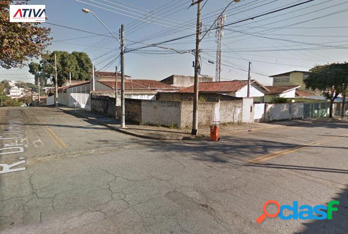 EXCEPCIONAL TERRENO DE ESQUINA NO MONTE CASTELO