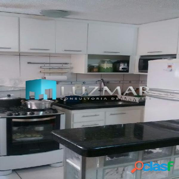 LINDO APARTAMENTO NO JARDIM MITUSTNI
