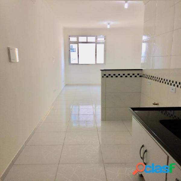 Sala Living - Vazio - Reformado - Garagem- Embaré