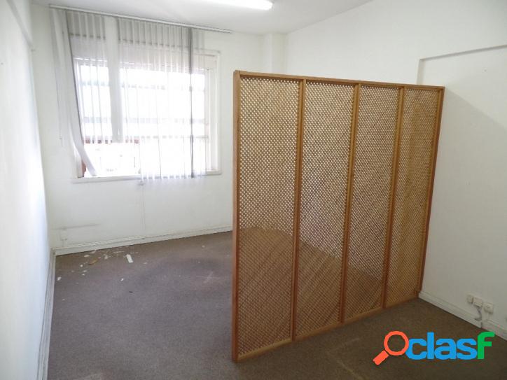 Sala comercial à venda na Av. Rio Branco Centro próximo ao