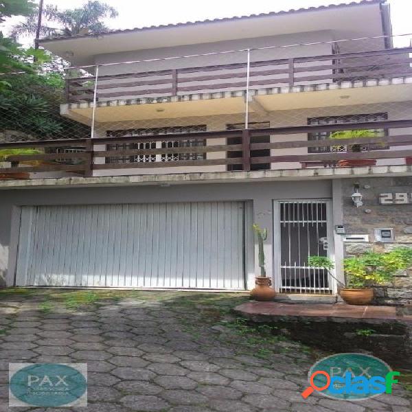 Ótima casa na Ponta de Baixo!!!