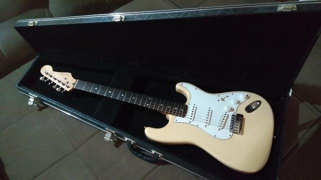 Fender Stratocaster Japonesa