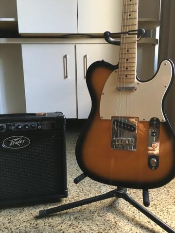 Guitarra Fender Telecaster + Caixa de som Peavey com cabos +