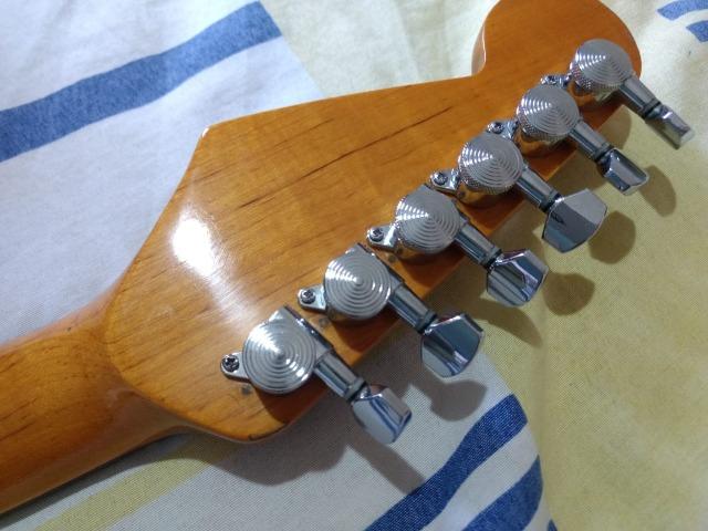 Guitarra Stratocaster Sx Fst62 Traditional Series Com