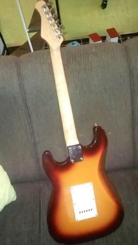 Guitarra grovin strato