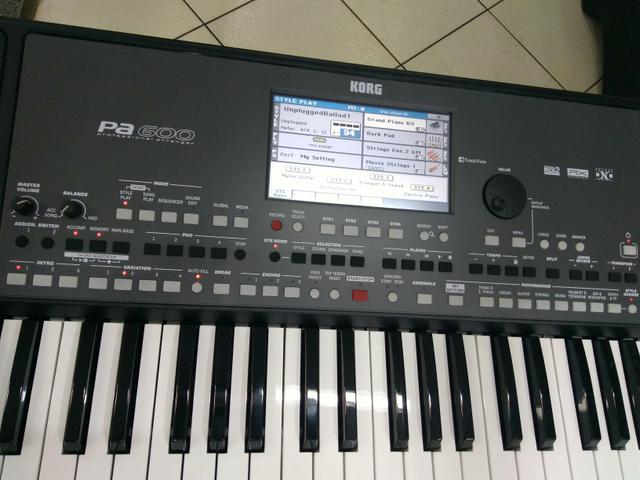 Korg PA 600