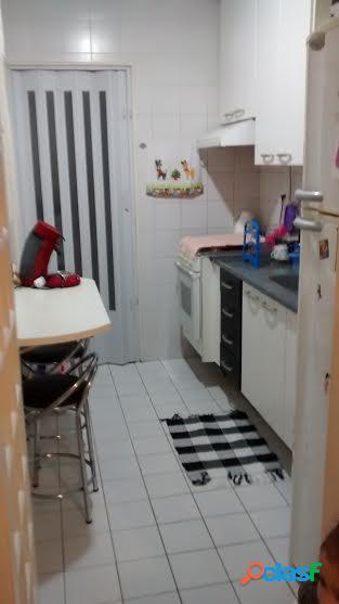 Apto Cond. Atlântico Sul! 2 dorms, 1 vaga, lazer!