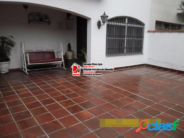 CASA COMERCIAL NA RUA CASTRO ALVES EMBARE SANTOS