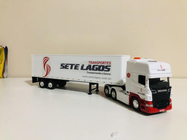 Miniatura VOLVO FH 520 BITREM 9 eixos - Feito de Madeira 