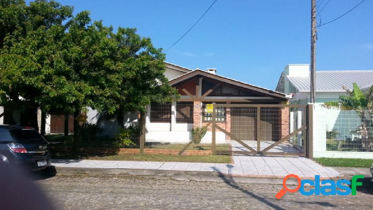 Casa - Venda ou Locação - Capao da Canoa - RS - Capao Novo