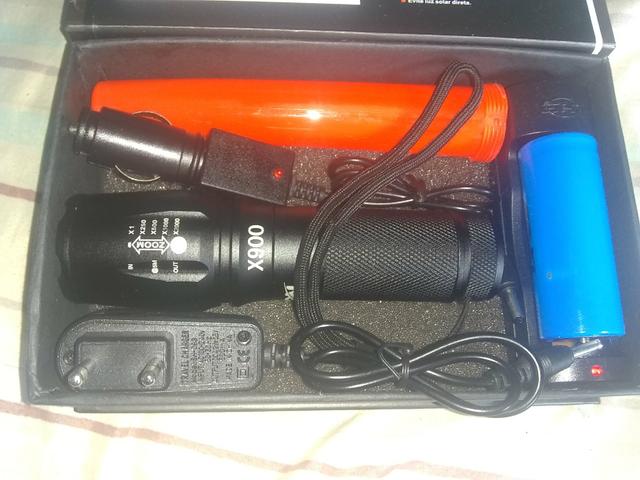 Lanterna tática x900